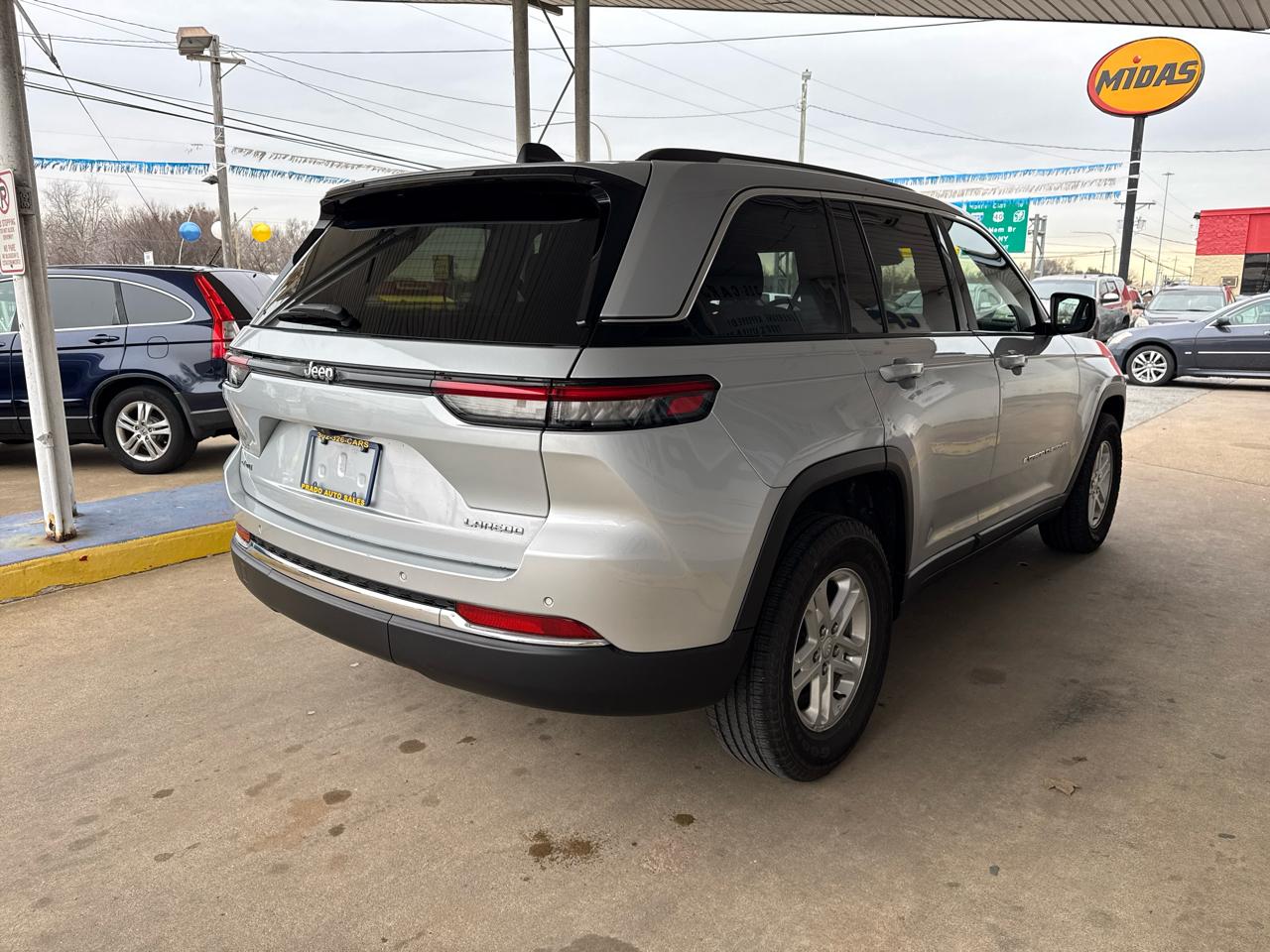 Jeep Grand Cherokee Laredo 4x4 2023