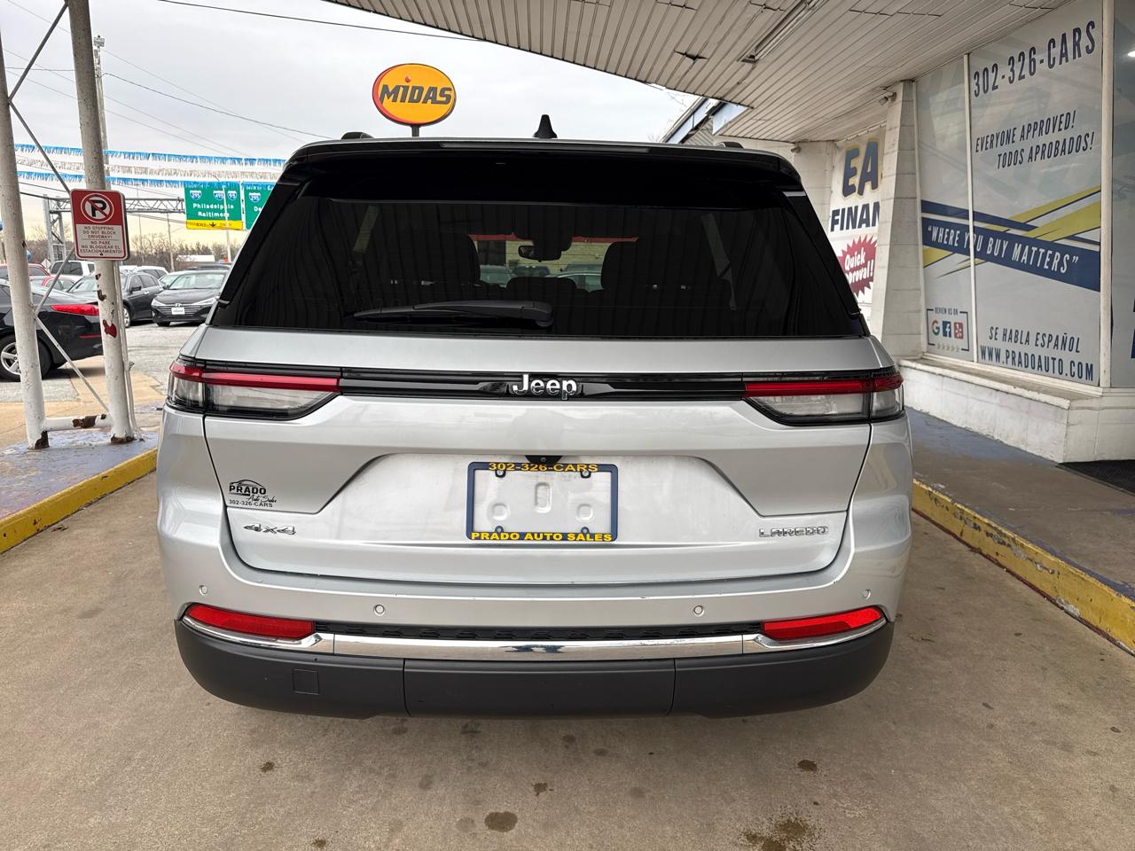 Jeep Grand Cherokee Laredo 4x4 2023