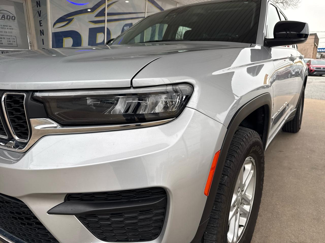 Jeep Grand Cherokee Laredo 4x4 2023