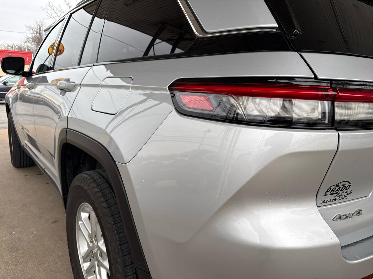 Jeep Grand Cherokee Laredo 4x4 2023