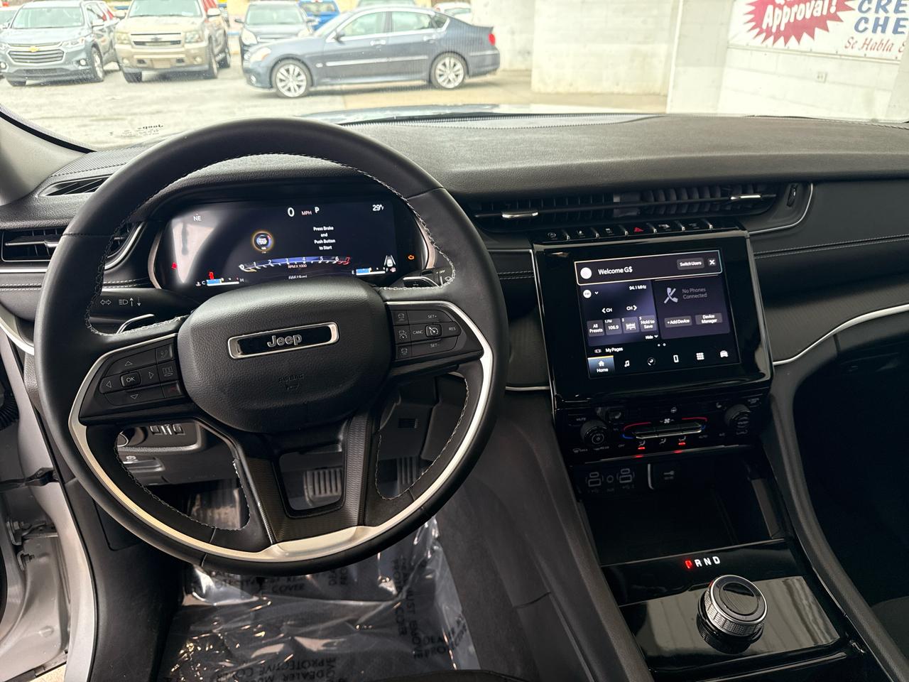 Jeep Grand Cherokee Laredo 4x4 2023