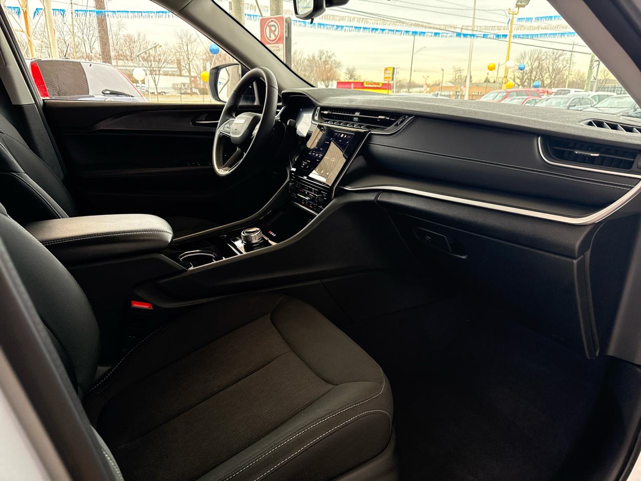 Jeep Grand Cherokee Laredo 4x4 2023