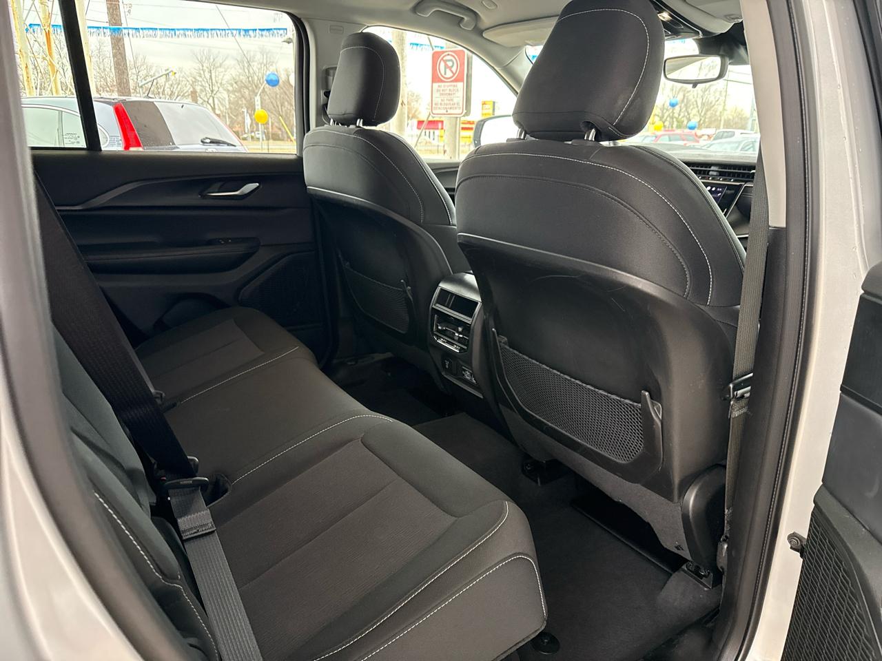 Jeep Grand Cherokee Laredo 4x4 2023