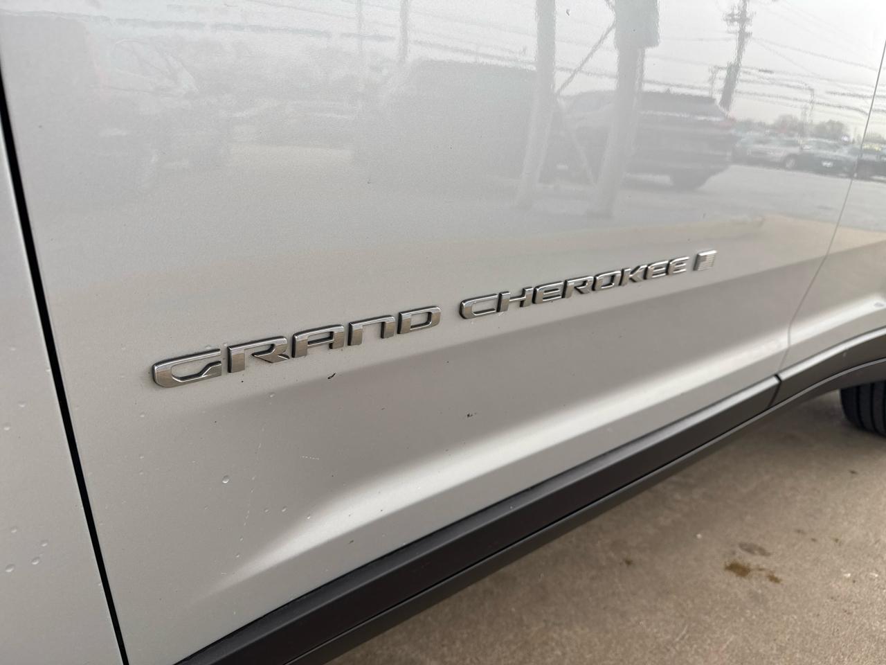 Jeep Grand Cherokee Laredo 4x4 2023