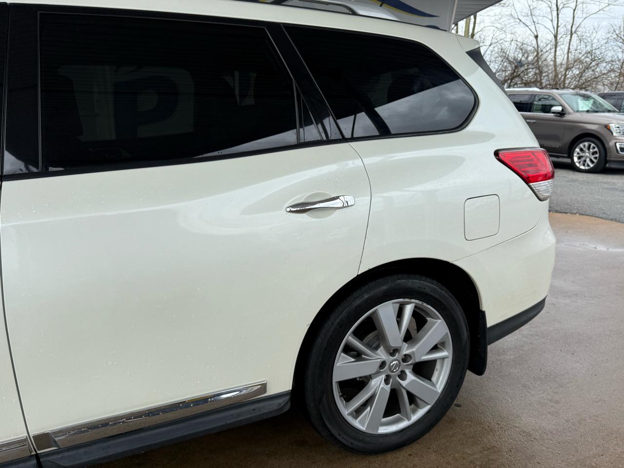 Nissan Pathfinder 4WD 4dr Platinum 2016