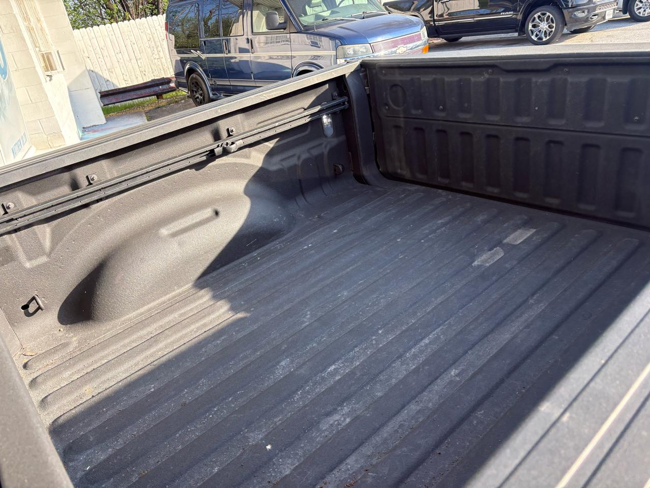 RAM 1500 Big Horn/Lone Star 4x4 Crew Cab 5'7" Box 2019