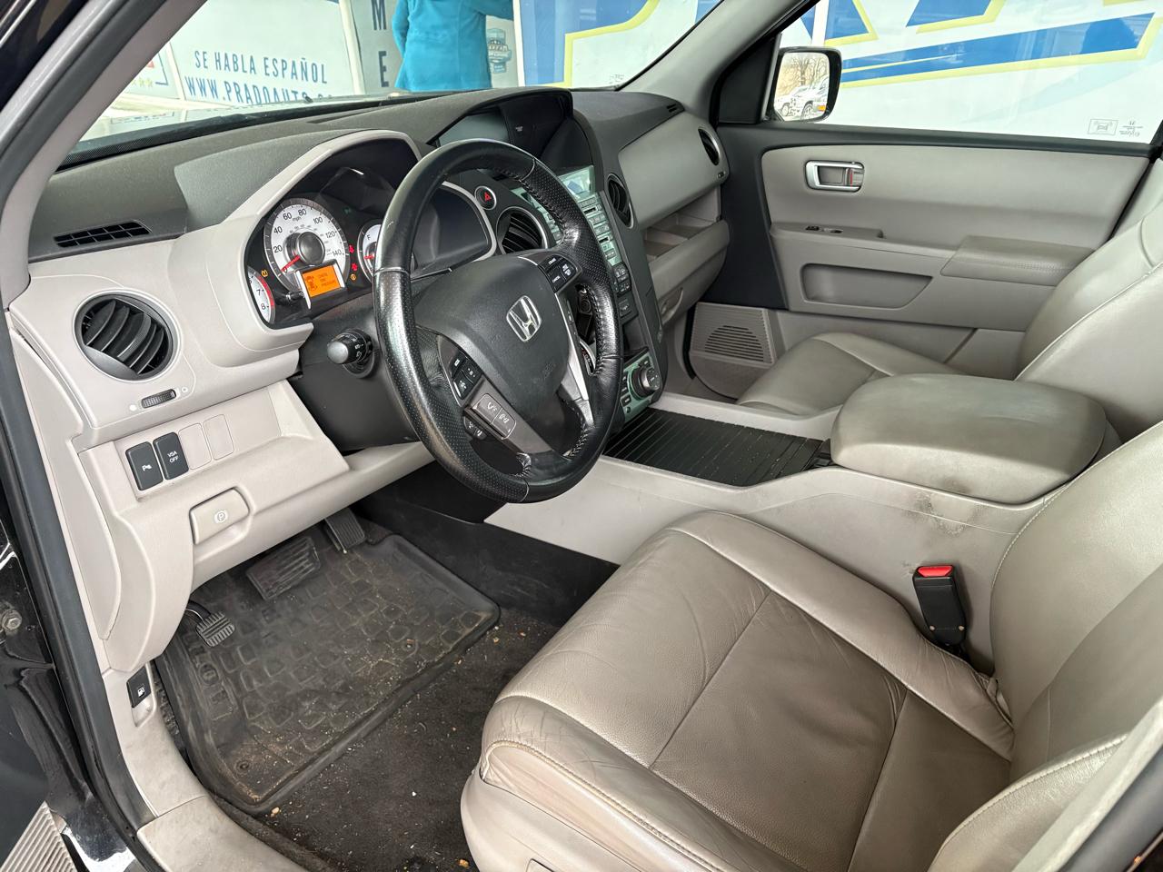 Honda Pilot 4WD 4dr Touring w/RES & Navi 2011