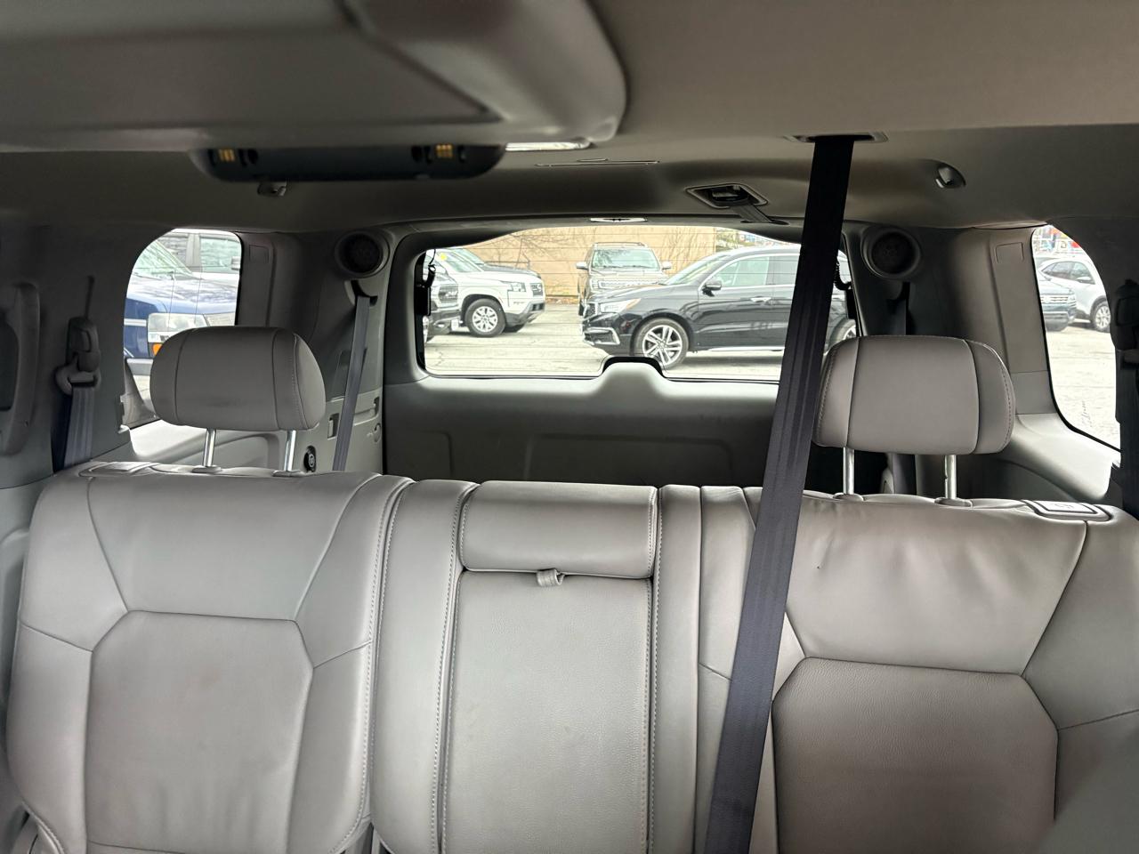 Honda Pilot 4WD 4dr Touring w/RES & Navi 2011