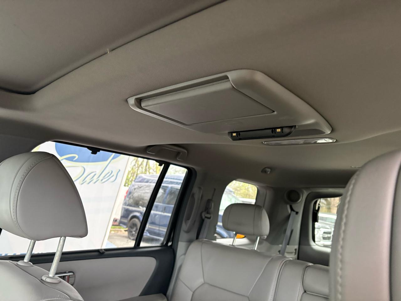 Honda Pilot 4WD 4dr Touring w/RES & Navi 2011