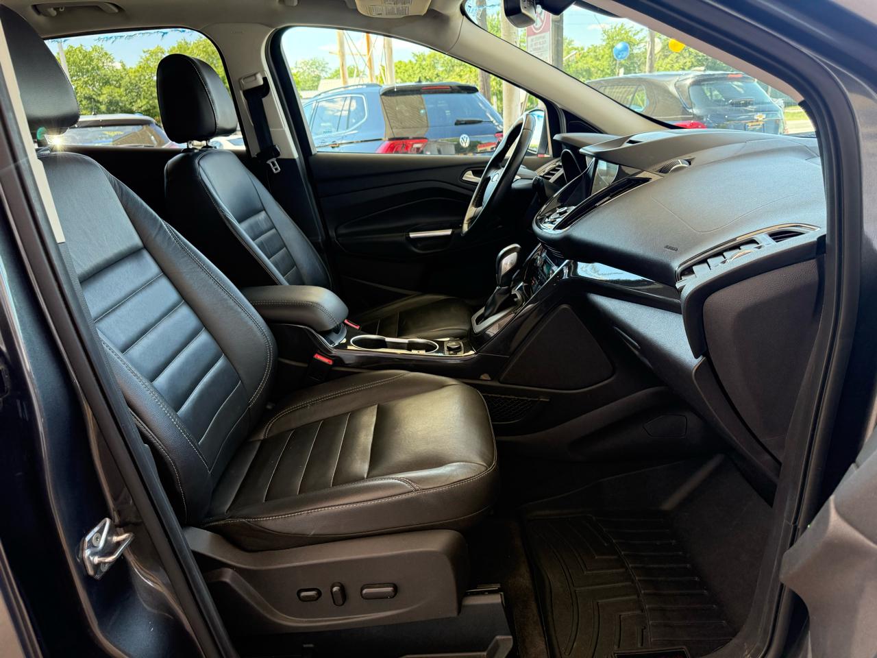 Ford Escape 4WD 4dr Titanium 2016