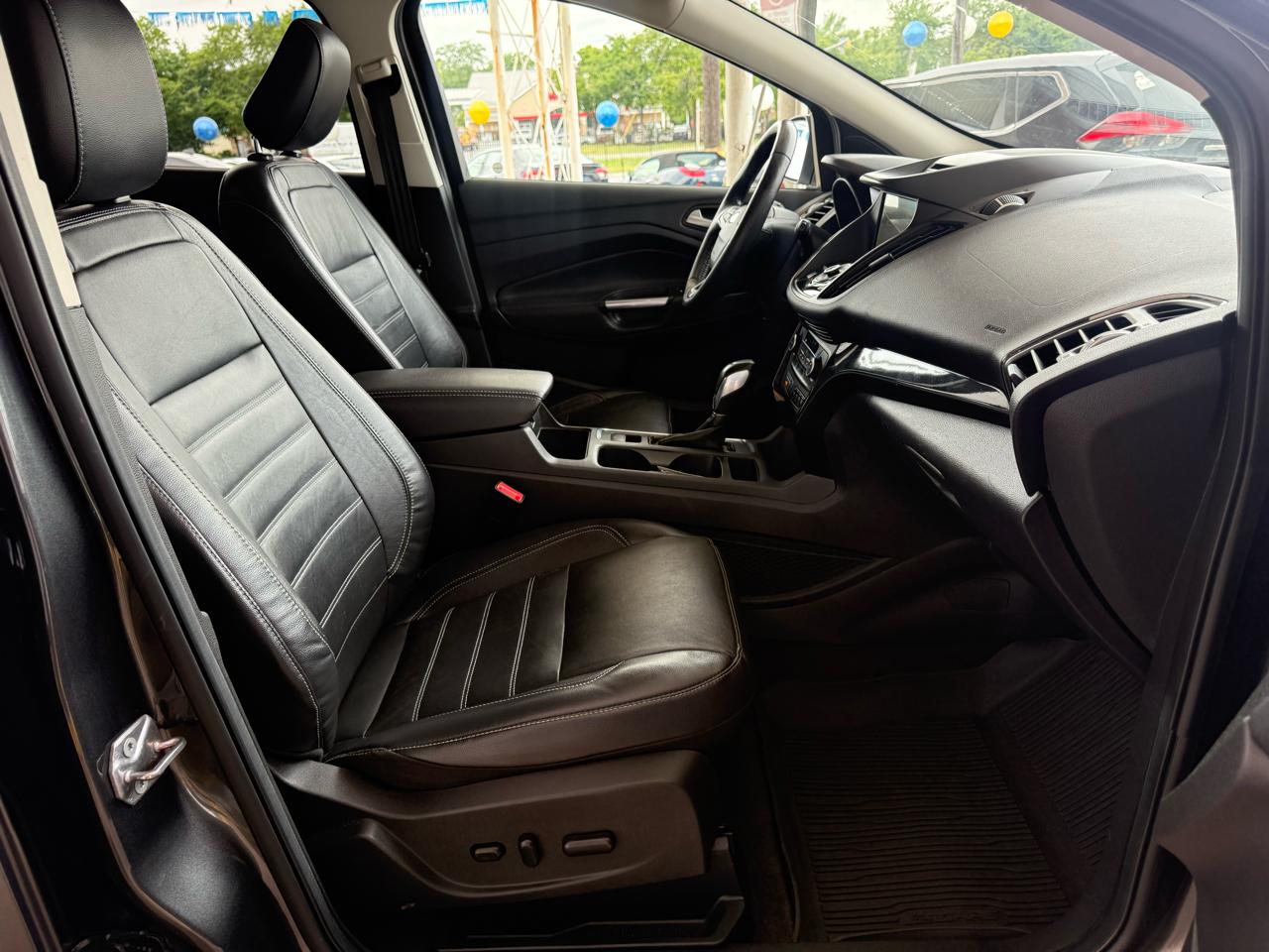 Ford Escape Titanium 4WD 2018