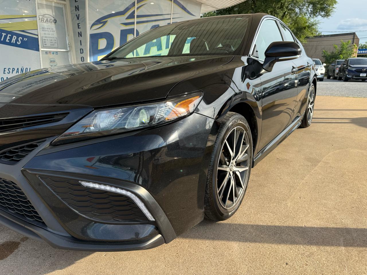 Toyota Camry SE Auto (Natl) 2022