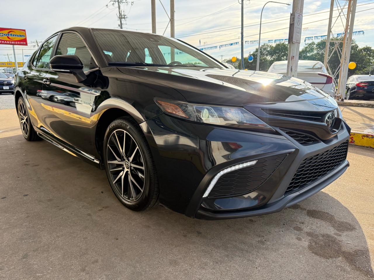 Toyota Camry SE Auto (Natl) 2022