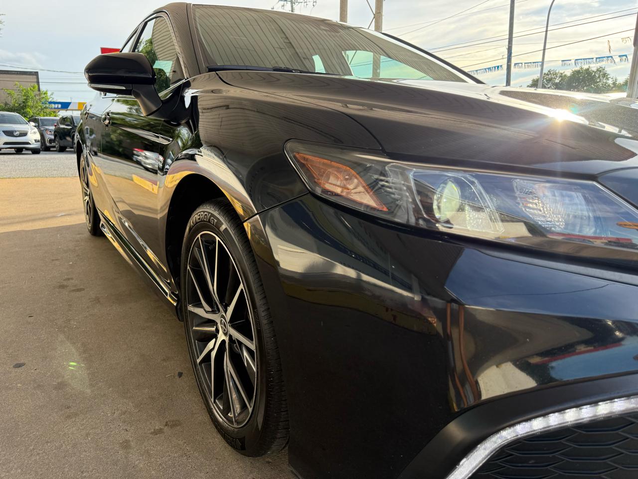 Toyota Camry SE Auto (Natl) 2022