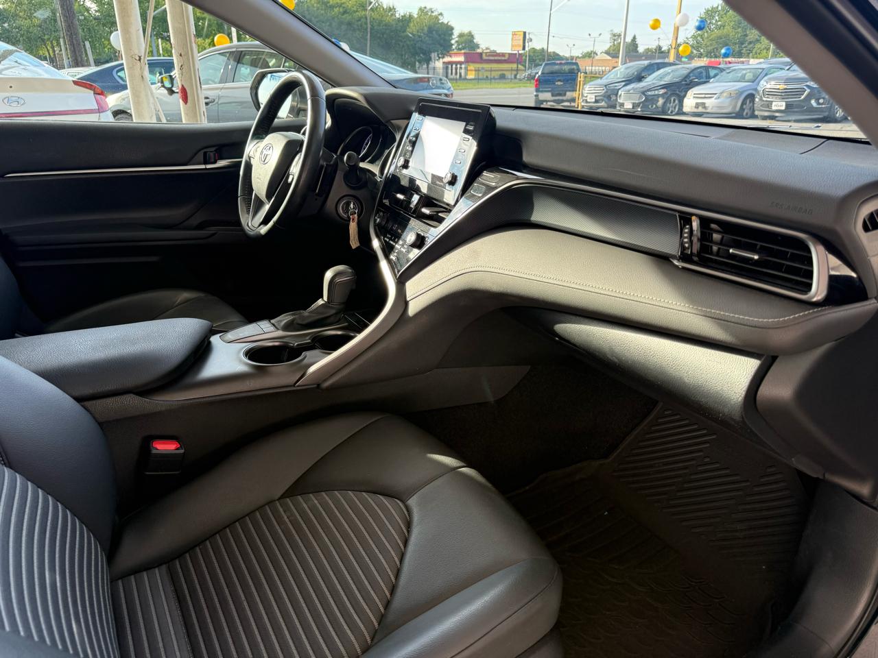 Toyota Camry SE Auto (Natl) 2022