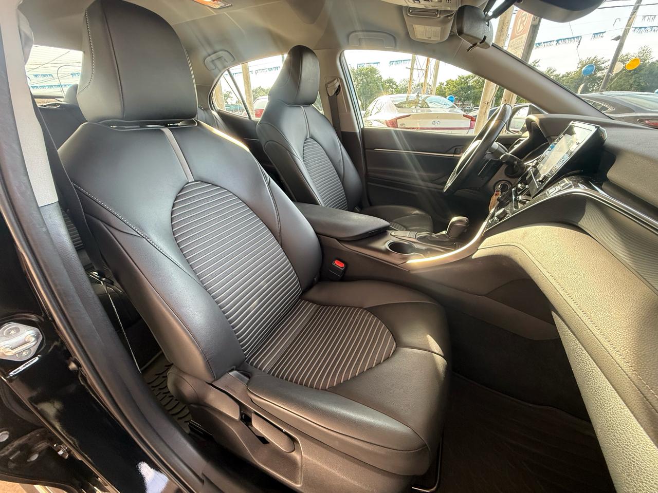 Toyota Camry SE Auto (Natl) 2022