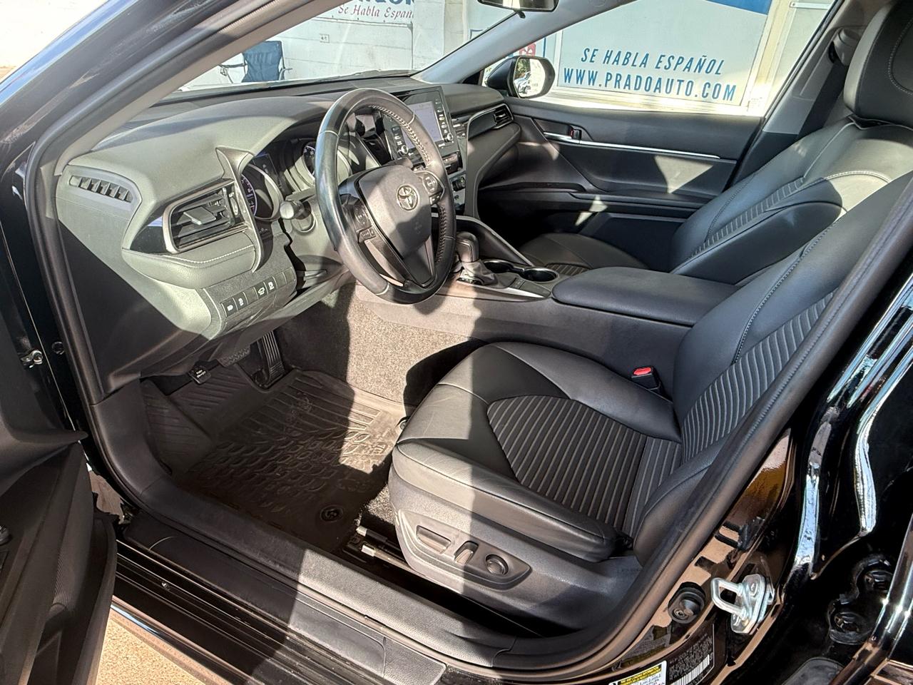 Toyota Camry SE Auto (Natl) 2022
