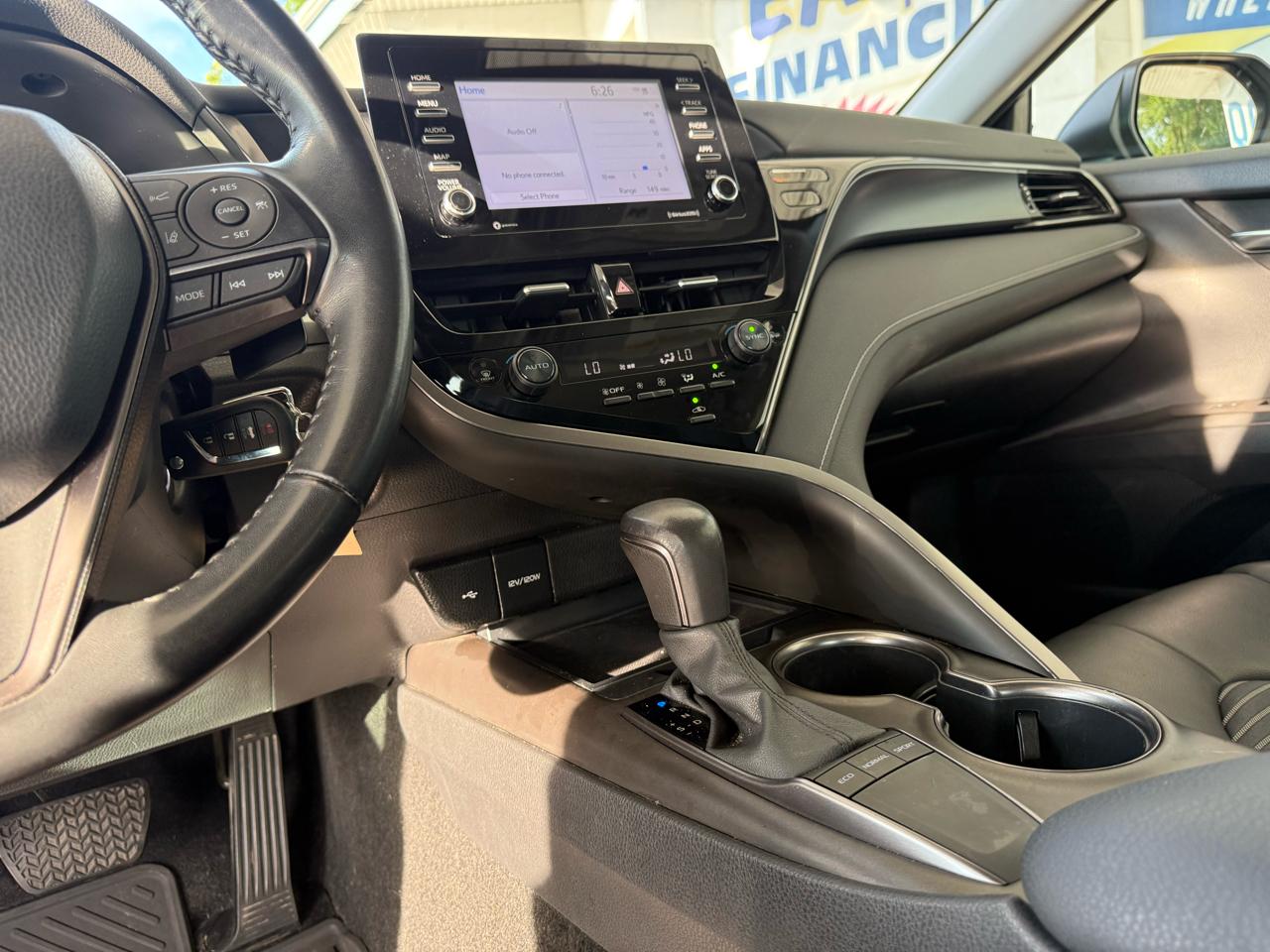 Toyota Camry SE Auto (Natl) 2022