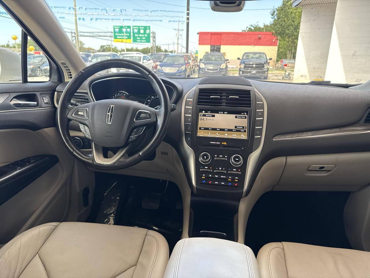 Lincoln MKC photo 8