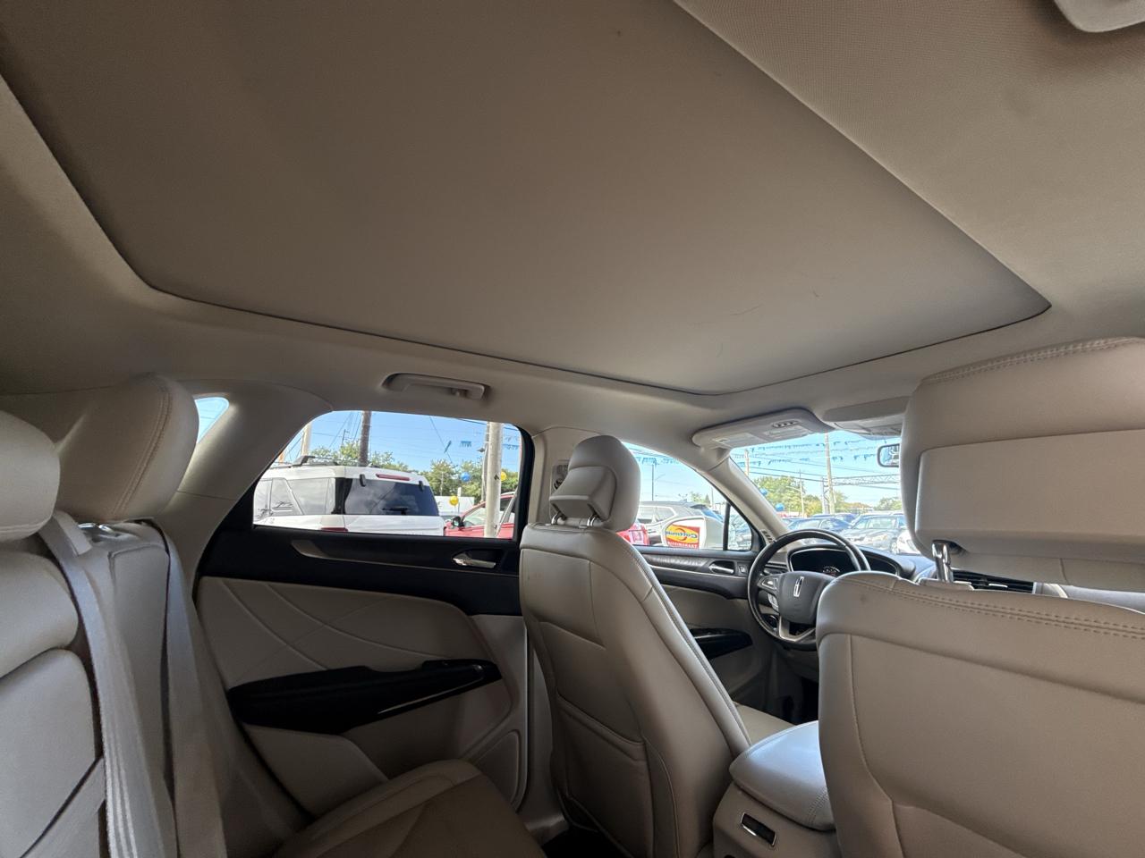 Lincoln MKC photo 9