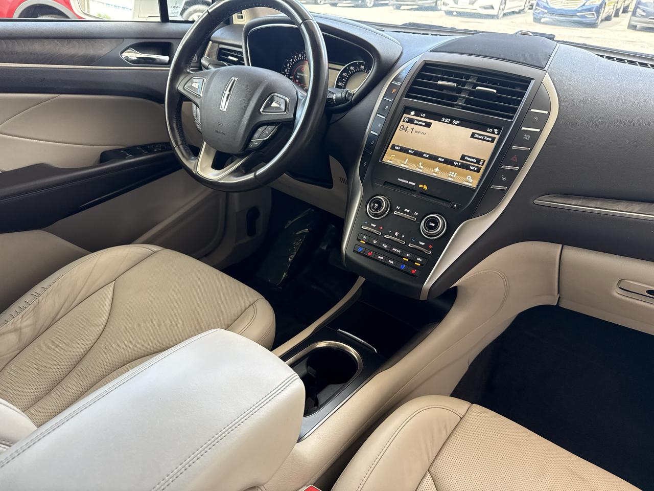 Lincoln MKC photo 10