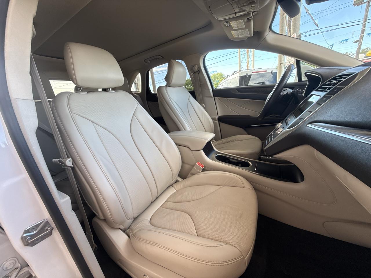 Lincoln MKC photo 13