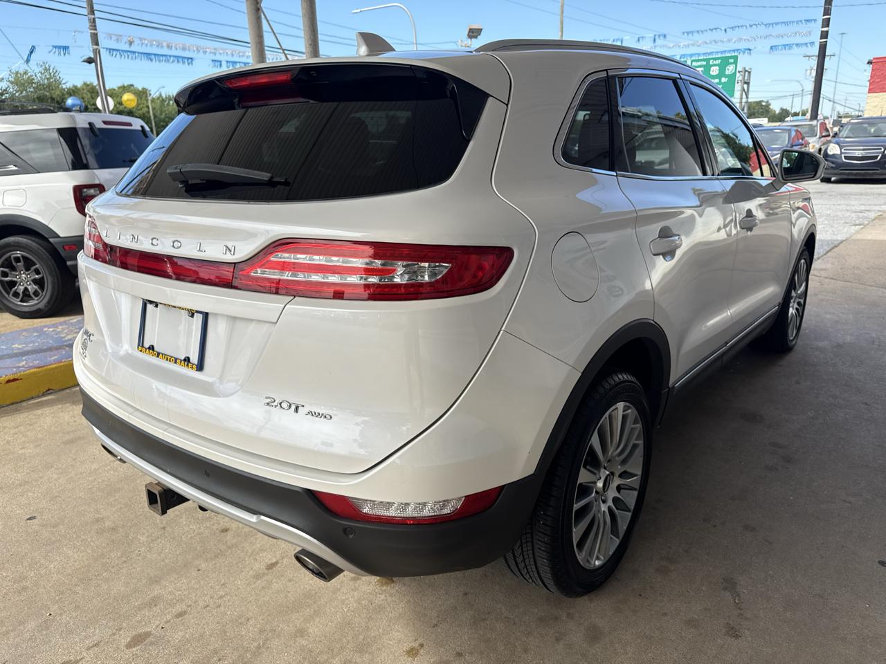 Lincoln MKC photo 17