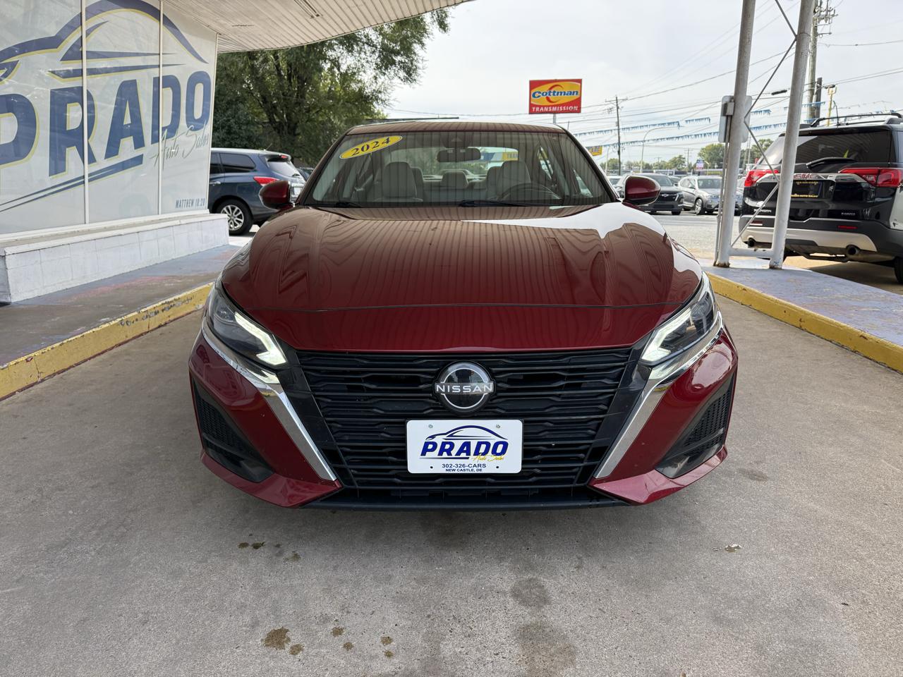Nissan Altima photo 2
