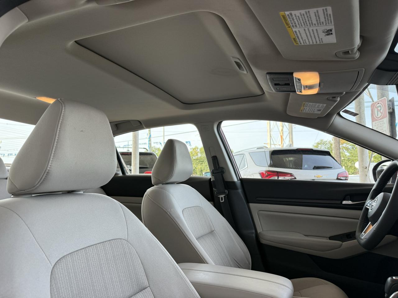 Nissan Altima photo 8