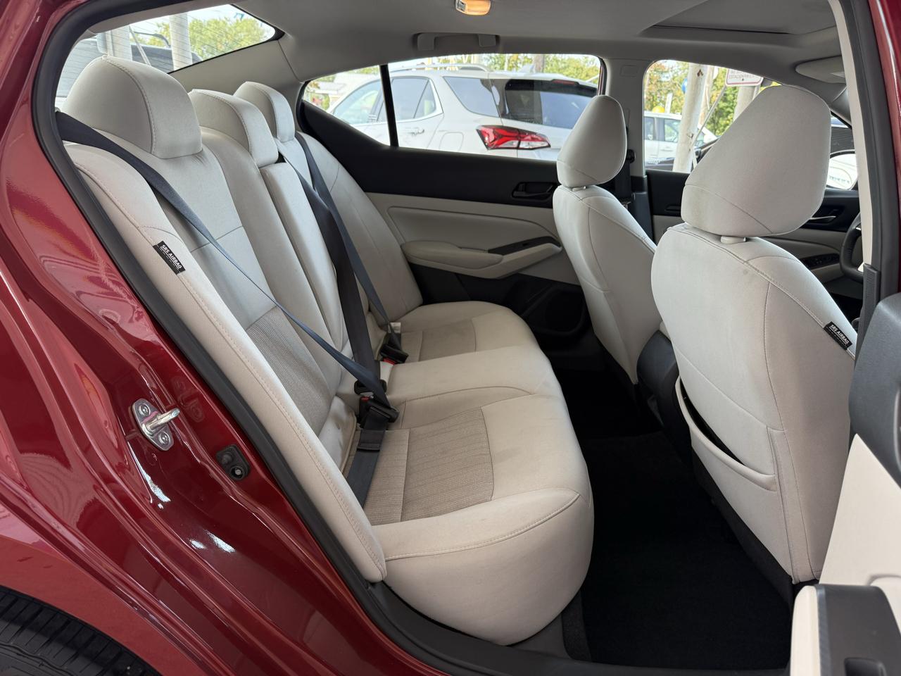 Nissan Altima photo 9