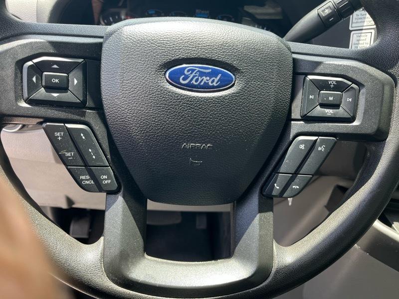 Ford Econoline E-350 Super Duty 2022