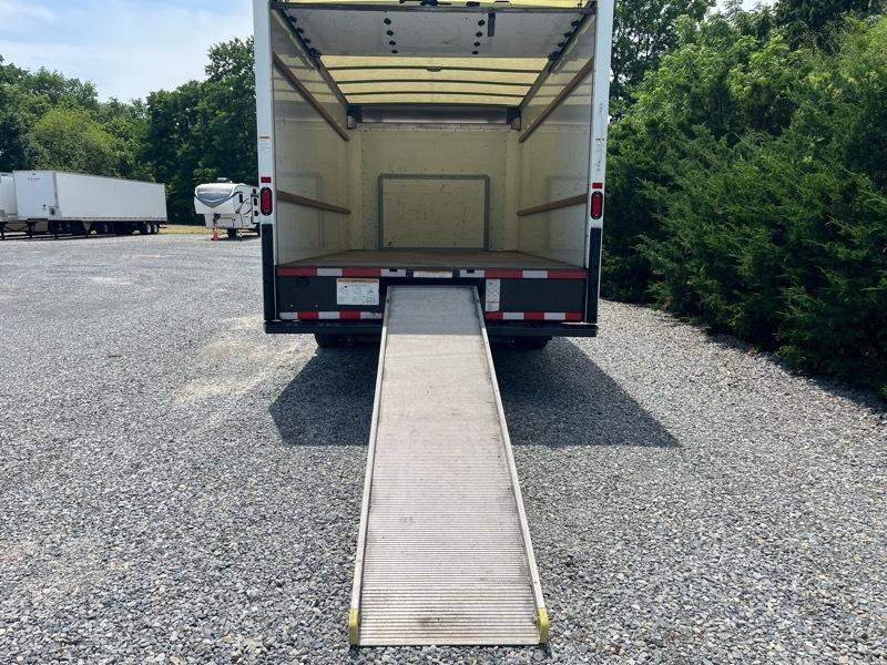Ford Econoline E-350 Super Duty 2022