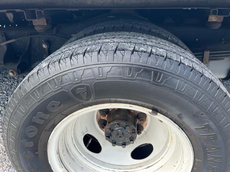 Ford Econoline E-350 Super Duty 2022
