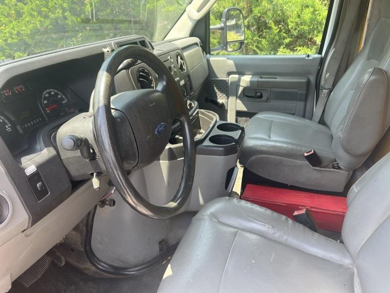 2012 Ford Econoline - Photo 9