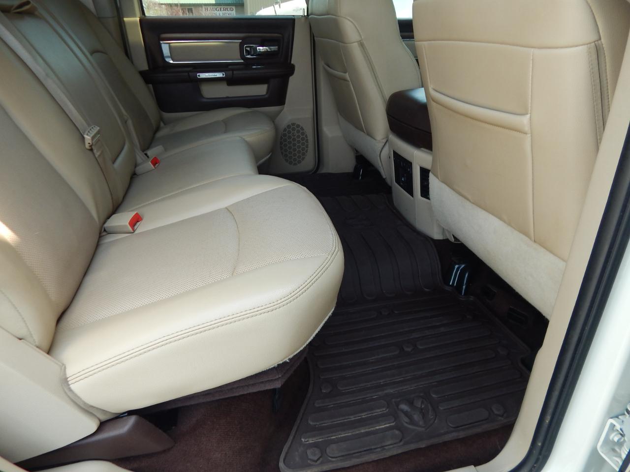 RAM 2500 Laramie Crew Cab 4WD 2016