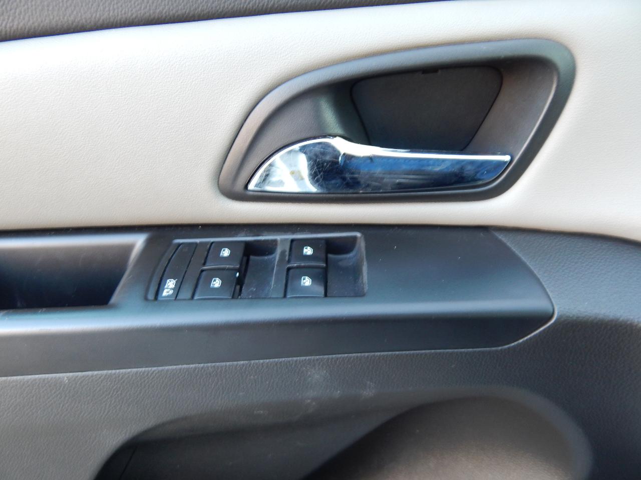 Chevrolet Cruze 4dr Sdn Auto LS 2011