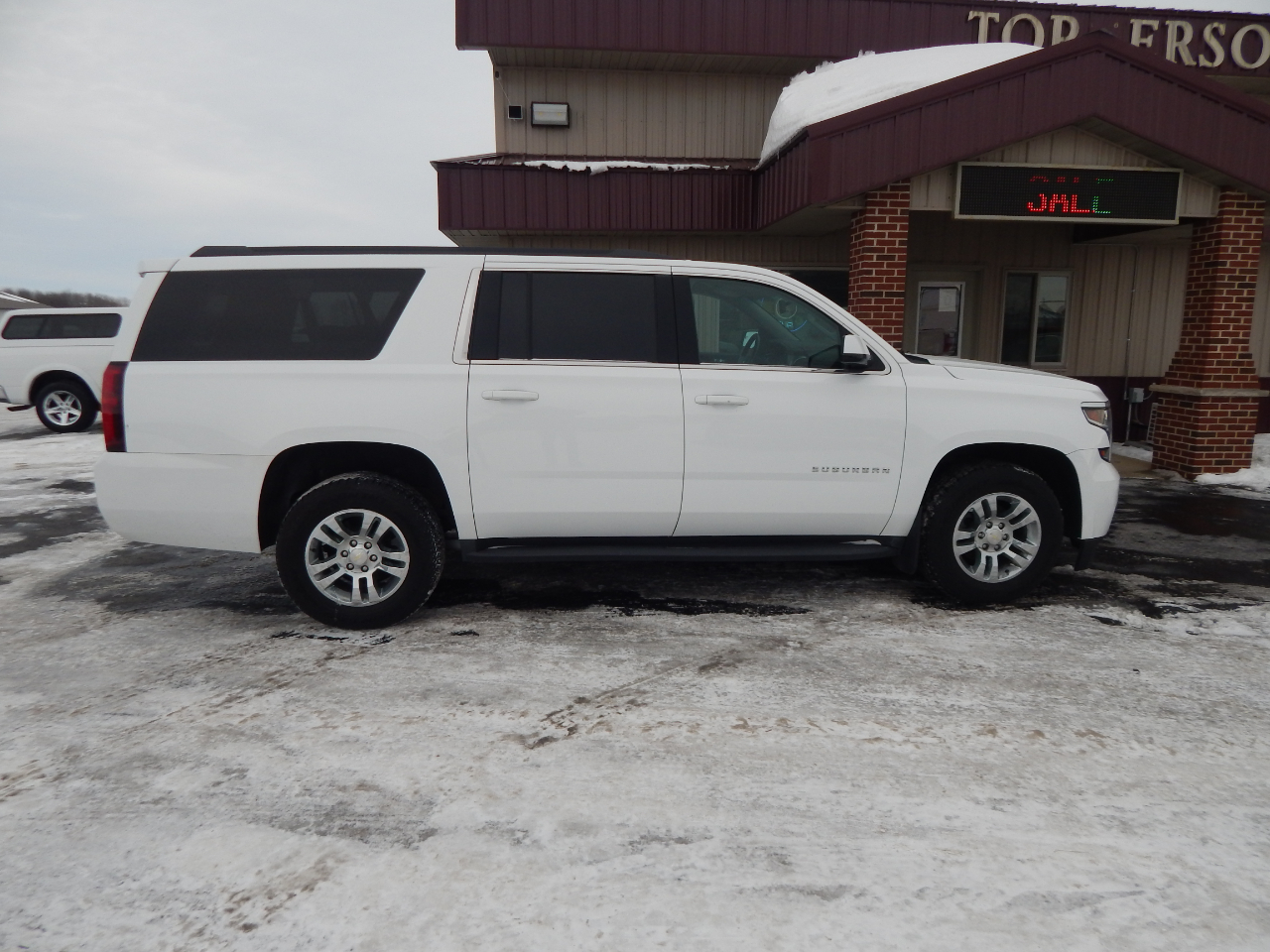 Chevrolet Suburban LS 4WD 2018