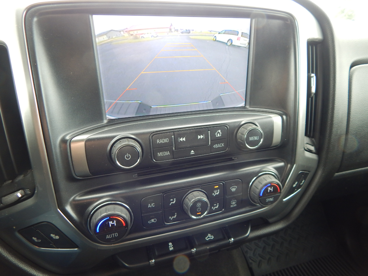 Chevrolet Silverado 1500 4WD Crew Cab 143.5" LT w/1LT 2015 Chevrolet Silverado 1500 4WD Crew Cab 143.5" LT w/1LT 2015