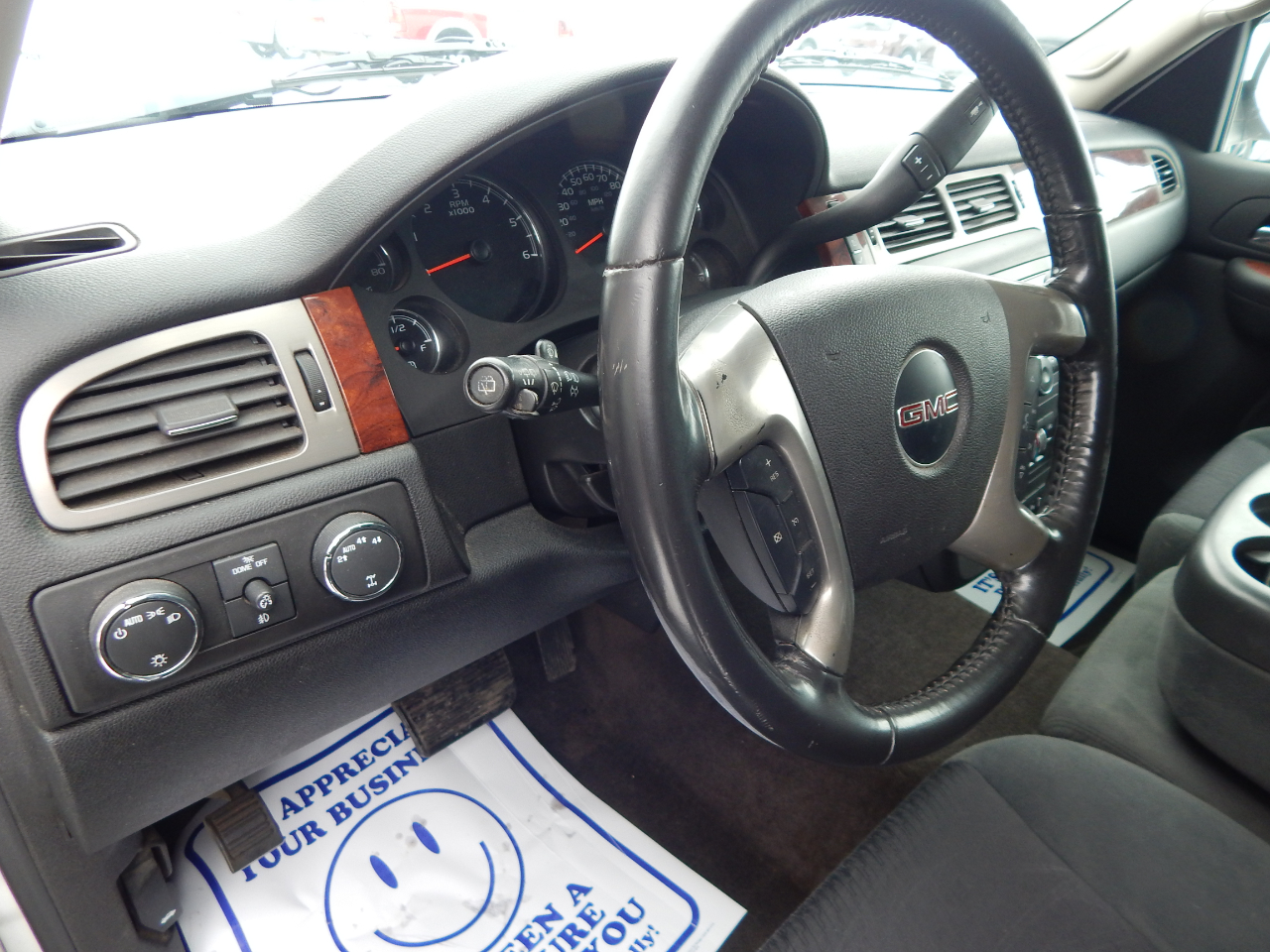 GMC Yukon SLE-1 4WD 2009