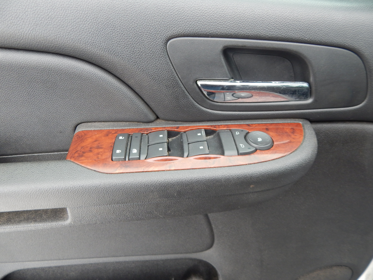 GMC Yukon SLE-1 4WD 2009