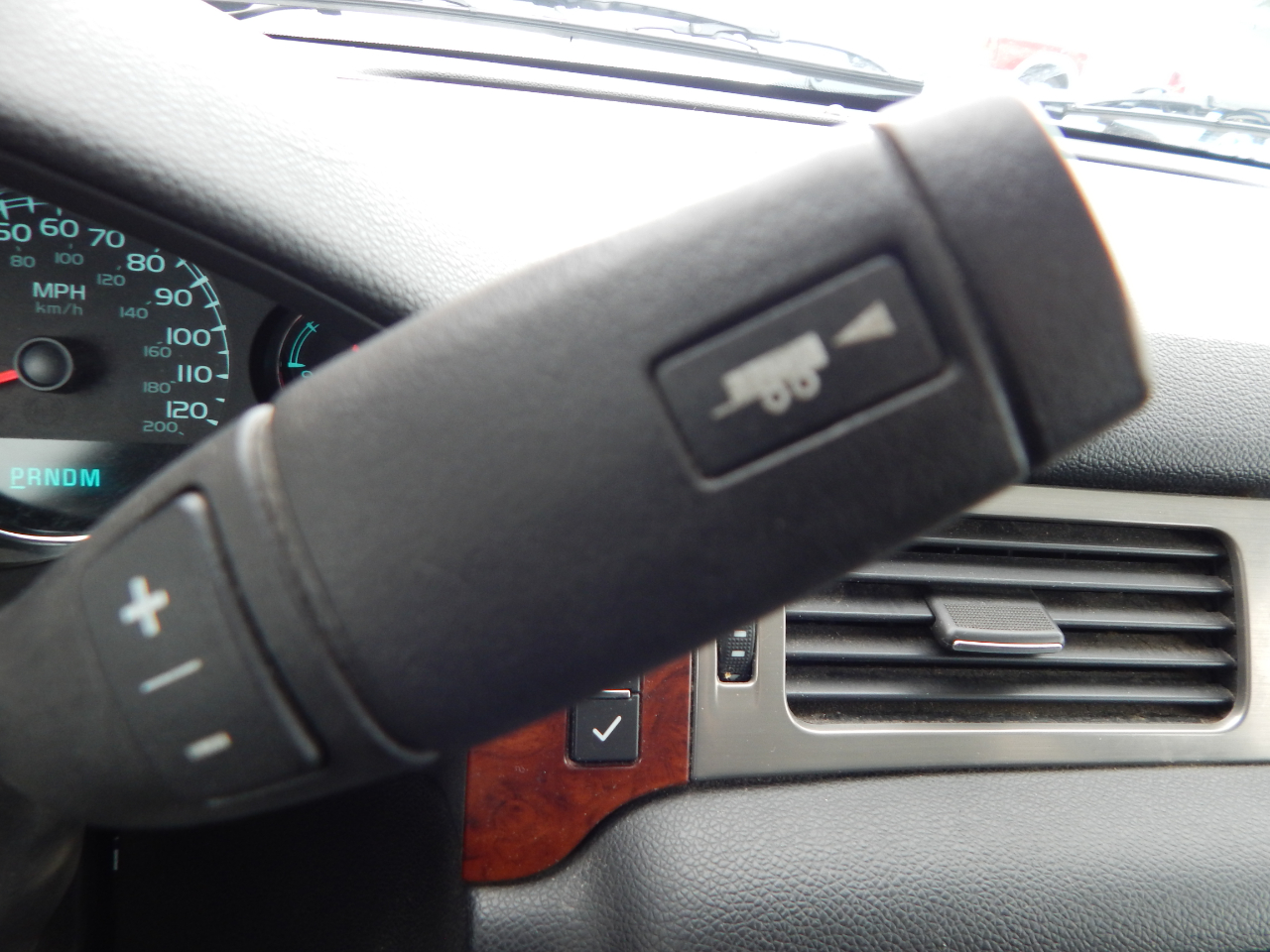 GMC Yukon SLE-1 4WD 2009