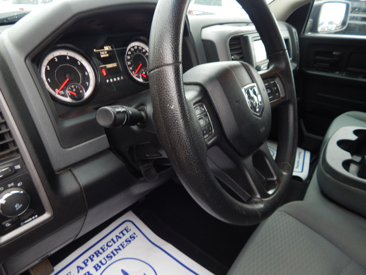 RAM 1500 Tradesman Quad Cab 4WD 2017