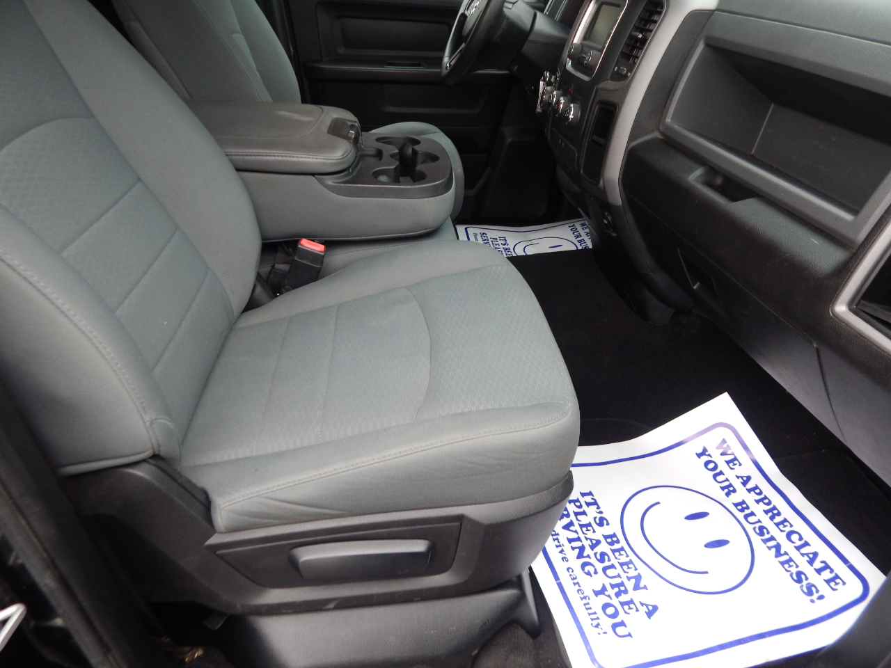 RAM 1500 Tradesman Quad Cab 4WD 2017