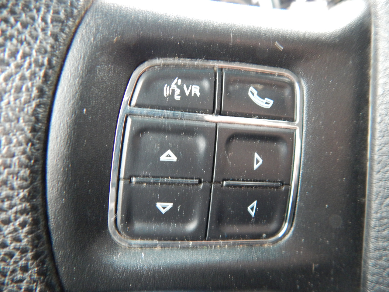 RAM 1500 Tradesman Quad Cab 4WD 2017