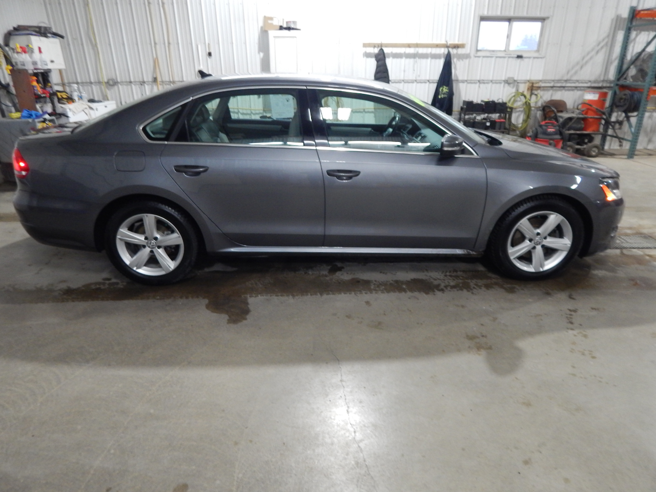 Volkswagen Passat 2.5L SE AT 2013
