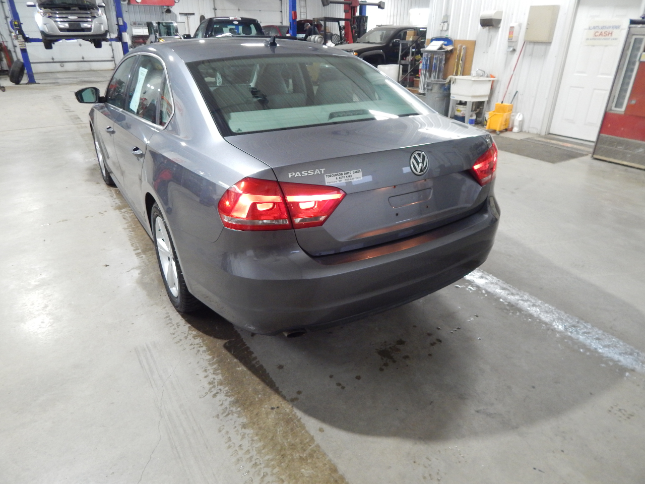 Volkswagen Passat 2.5L SE AT 2013