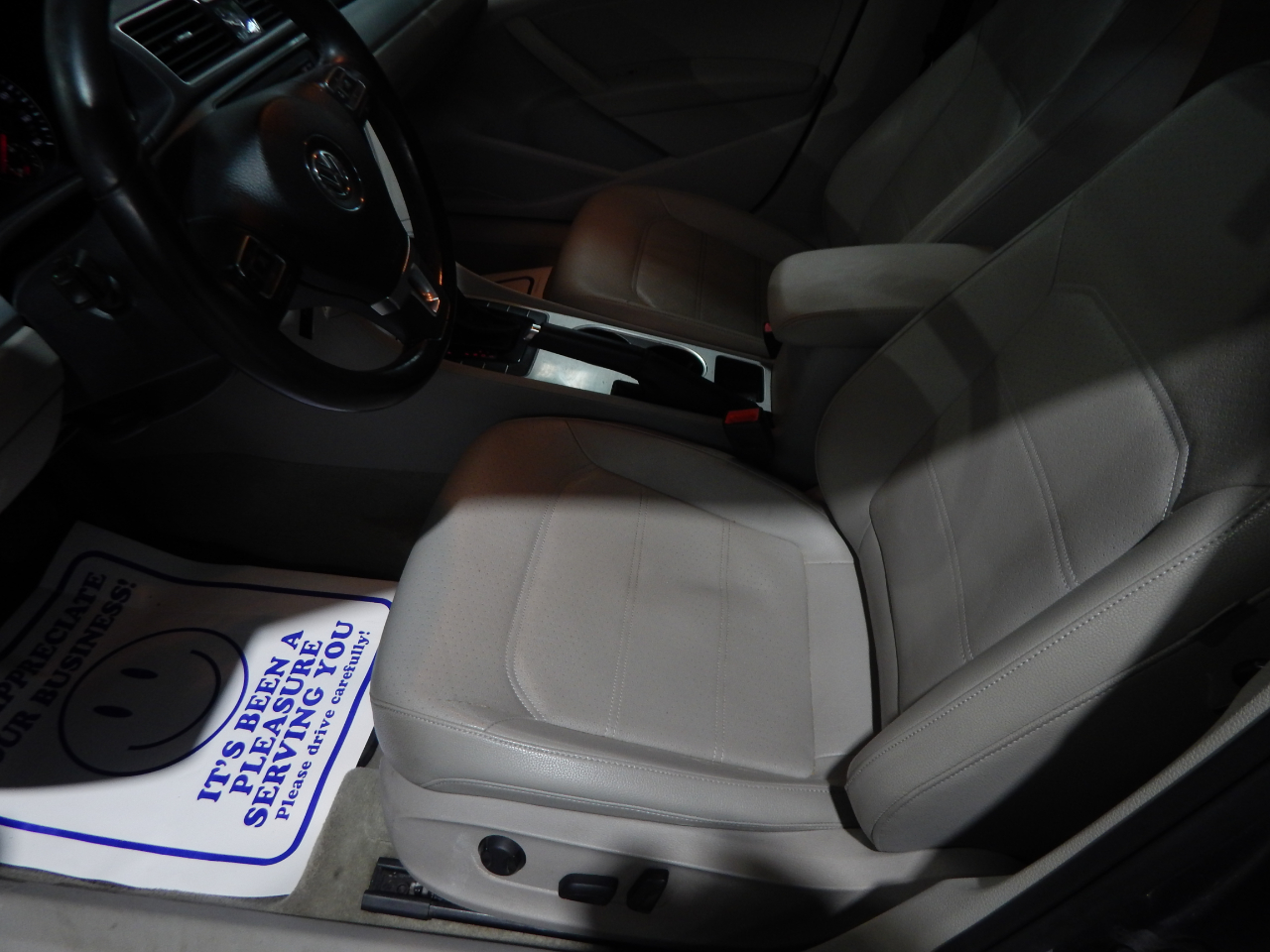 Volkswagen Passat 2.5L SE AT 2013