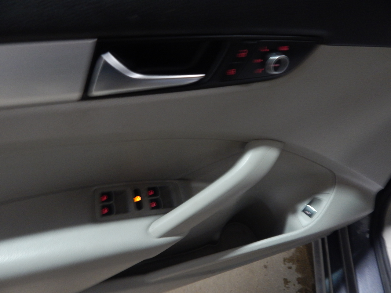 Volkswagen Passat 2.5L SE AT 2013