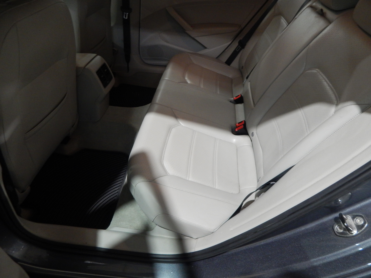 Volkswagen Passat 2.5L SE AT 2013