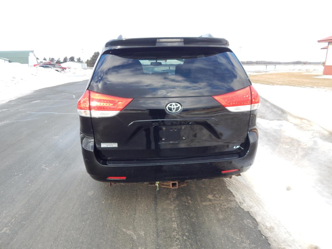 Toyota Sienna LE 2013